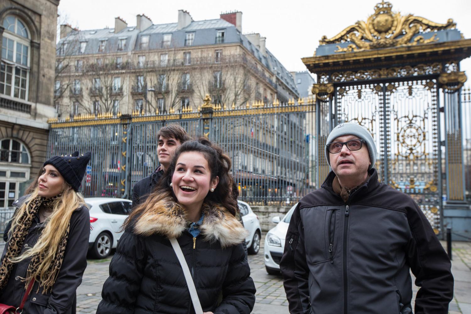 <a href='http://cks.ngskmc-eis.net/'>全球十大赌钱排行app</a>学院法语教授Pascal Rollet带领学生们到巴黎游学.